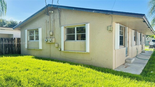 Foto del edificio - 6116 SW 39th St