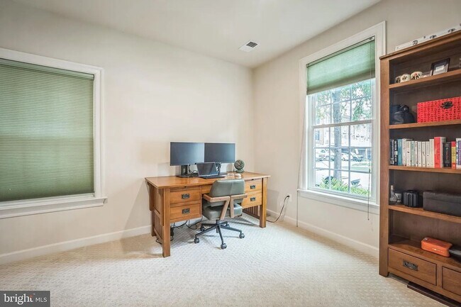 Foto del edificio - Spacious 4BR House in Gaithersburg