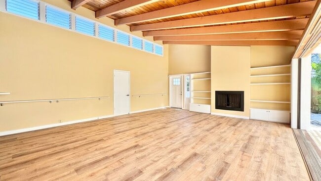 Building Photo - 615 N Kalaheo Ave