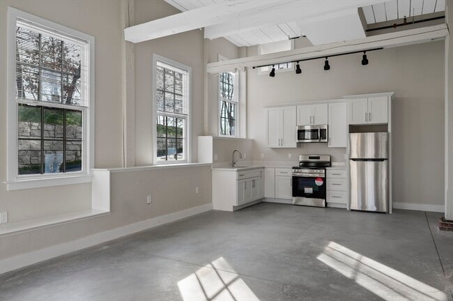 Foto del edificio - 34 Tremaine St