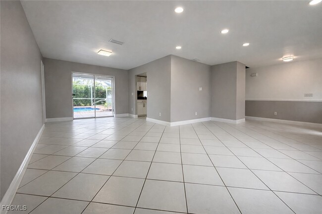 Foto del edificio - 245 SW 47th St