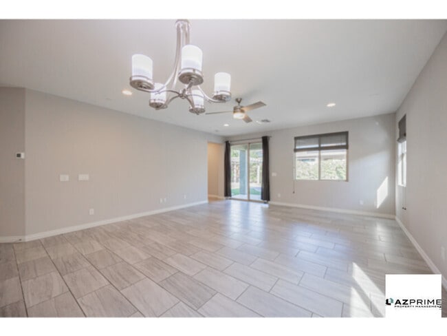 Building Photo - Elegant 3/2 Phoenix House with Office &amp; Outdoor Escape!