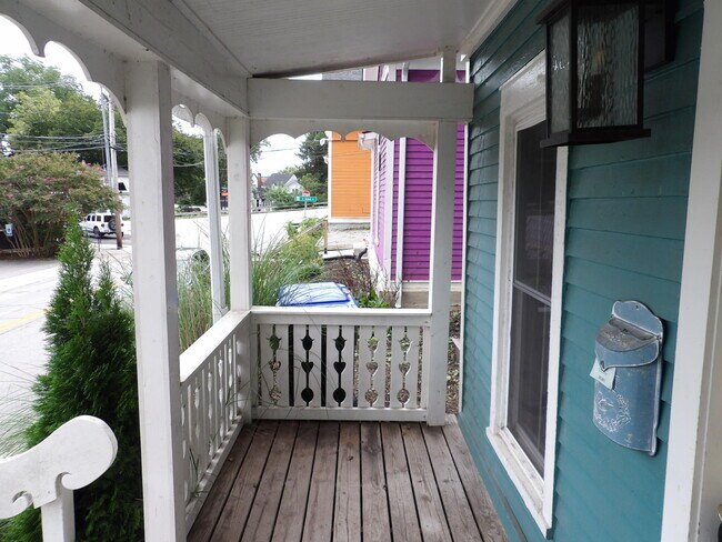 Foto del edificio - 611 Taylor Ave