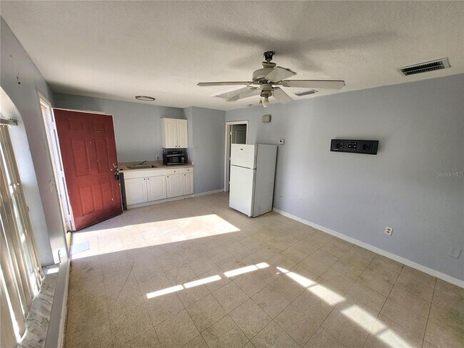 Building Photo - 713 Washington Palm Loop