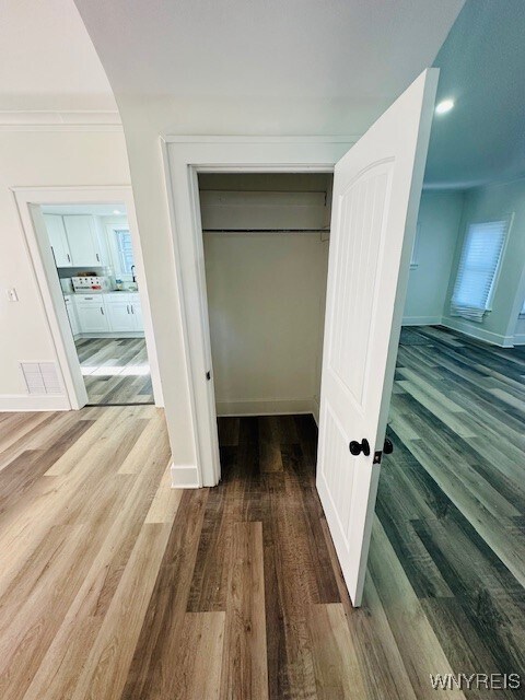 Foto del edificio - 58 Montrose Ave