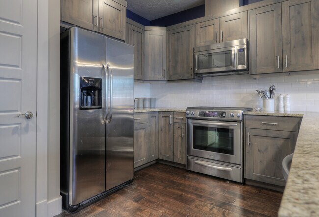 Foto del edificio - 1385 E Lone Creek Dr