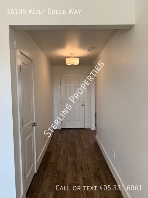 Building Photo - 16105 Wolf Crk Wy