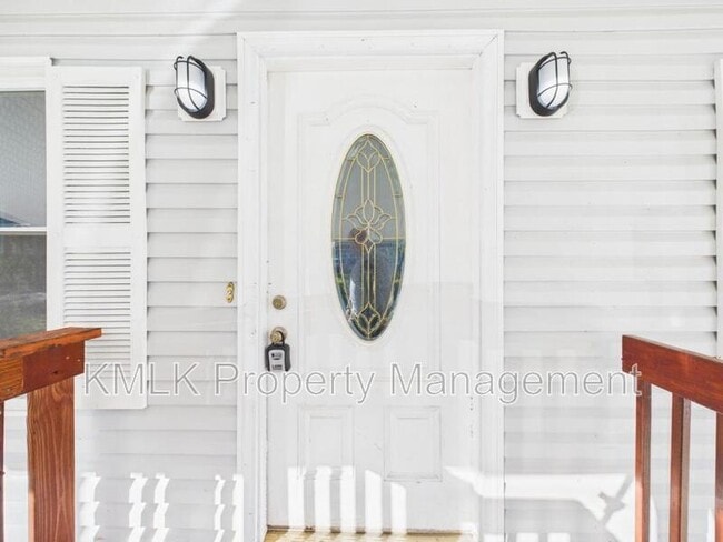 Building Photo - 2475 Ogden Ave