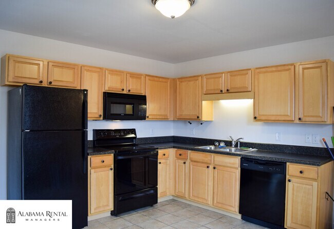 Foto del edificio - Home For Rent In McCalla, AL!! COMING SOON!