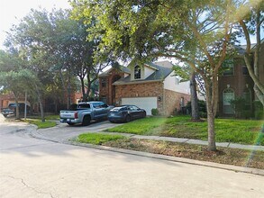 Building Photo - 26418 Creston Woods Dr