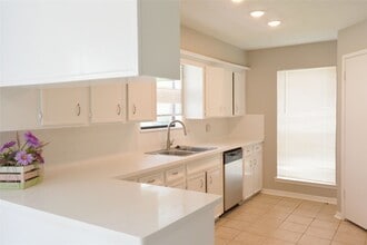 Building Photo - 10127 Sagegate Dr