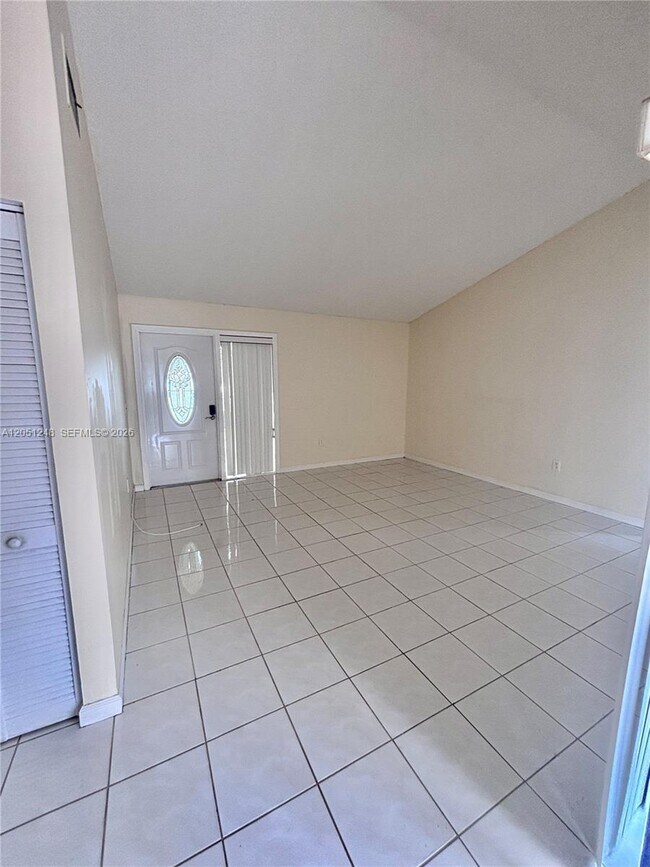 Foto del edificio - 12271 SW 205th St