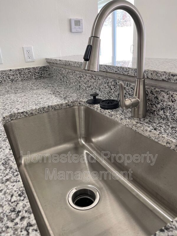 Foto del edificio - 10020 S Clegern St