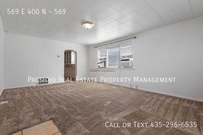 Building Photo - 569 E 400 N