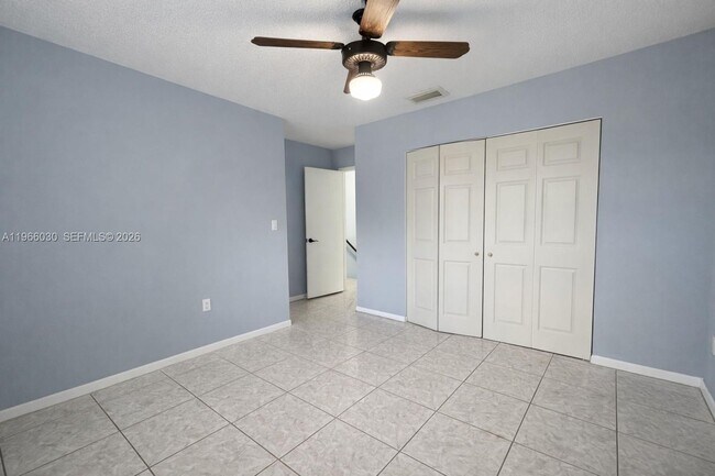 Building Photo - 550 SW 115th Ave