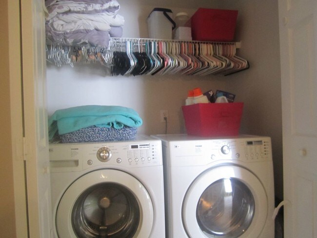 Foto del edificio - 9608 Elizabeth Townes Ln