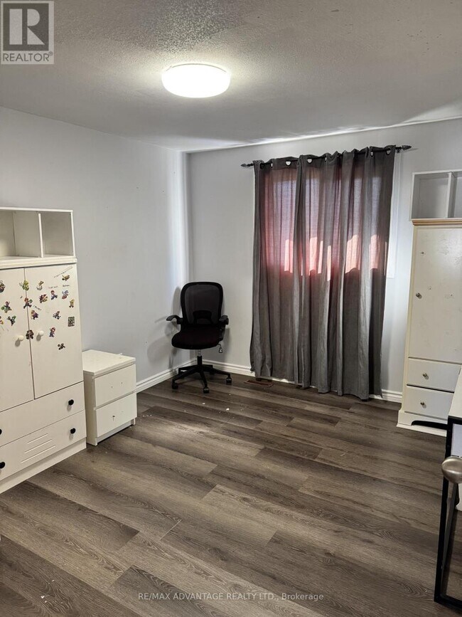 Photo du bâtiment - 1318 Highbury Ave N