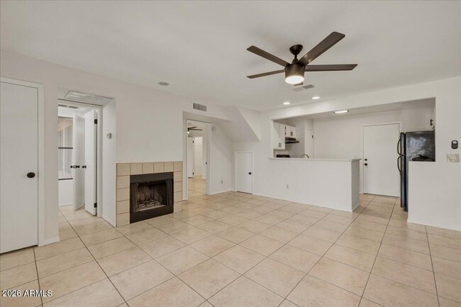 Building Photo - 4901 S Calle Los Cerros Dr