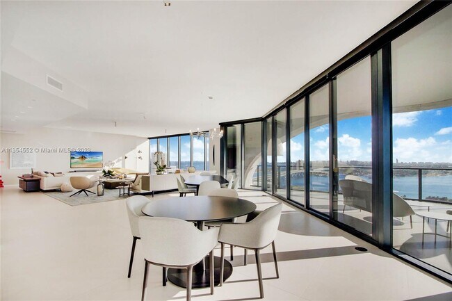 Foto del edificio - 1000 Biscayne Blvd