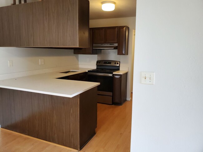 Foto del edificio - FANTASTIC 2 BEDROOM TOWNHOUSE IN THORNTON,...