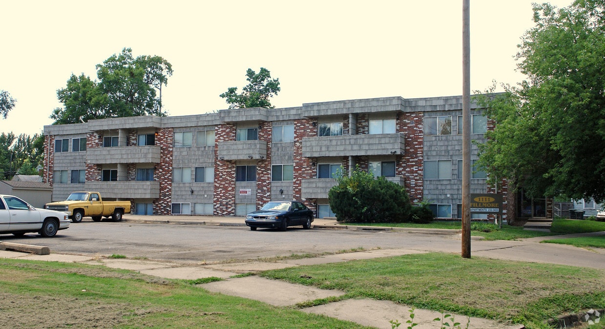 Primary Photo - Vintage Apartments