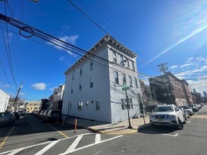 Building Photo - 2500 Adam Pl