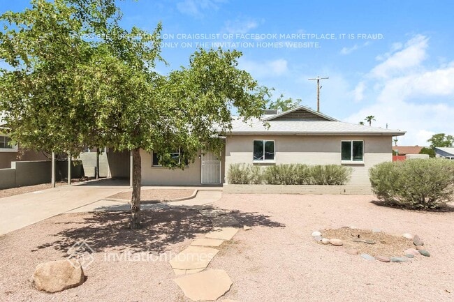 Building Photo - 4402 S Park Dr