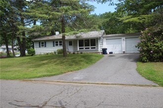 Building Photo - 1 Cedarwood Ln