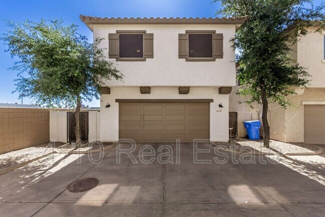 Building Photo - 97 E. Palomino Dr.
