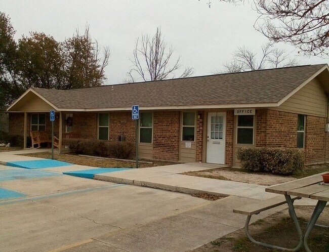 Foto del edificio - 111 NW Main St