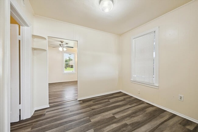 Foto del edificio - 2923 Beverly Rd