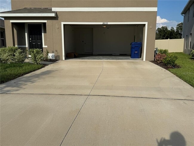 Building Photo - 36033 Sunflower Hl Dr