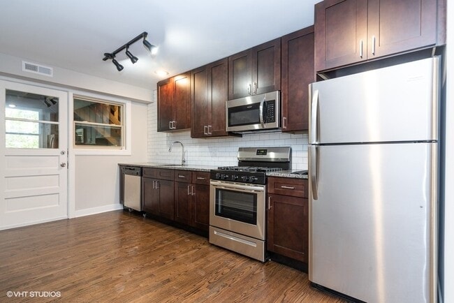 Foto del edificio - 6527 N Seeley Ave