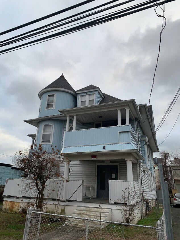 Primary Photo - Highland Ave. 35-37