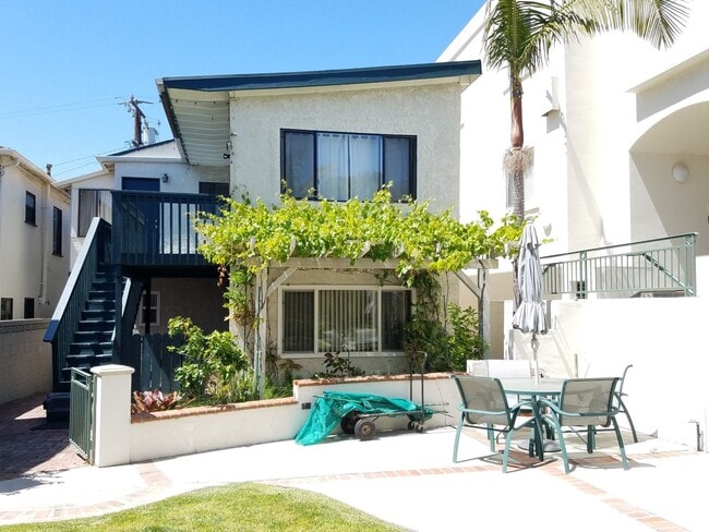 412 - 412 Apartment