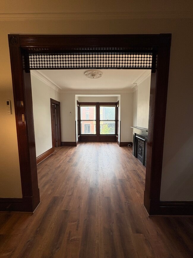 Building Photo - 326 3rd St