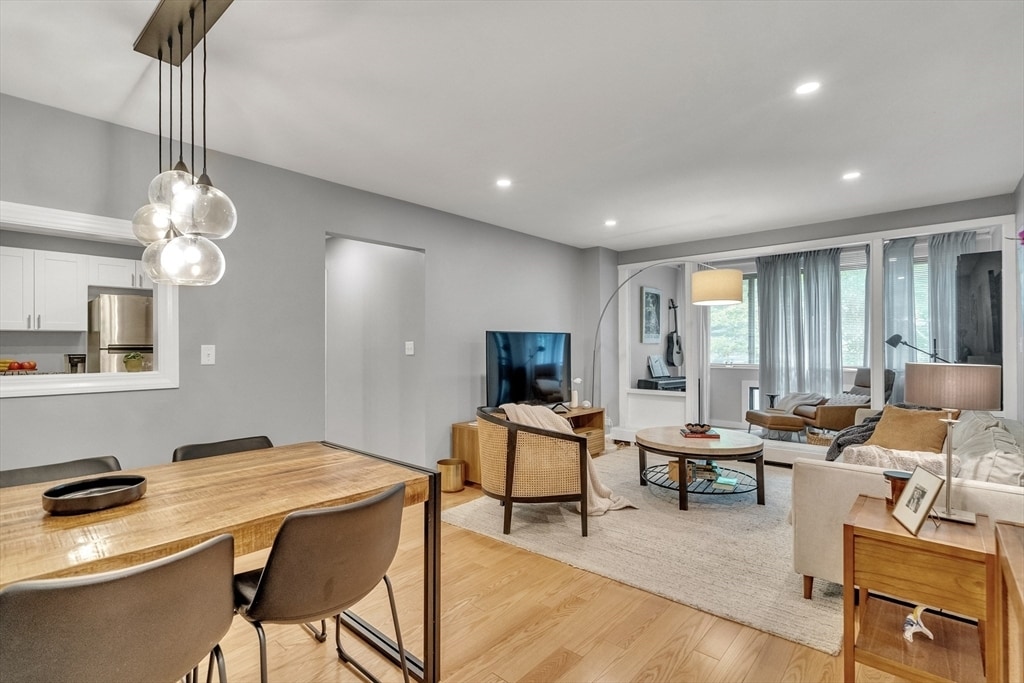 Foto principal - 38 Juniper St