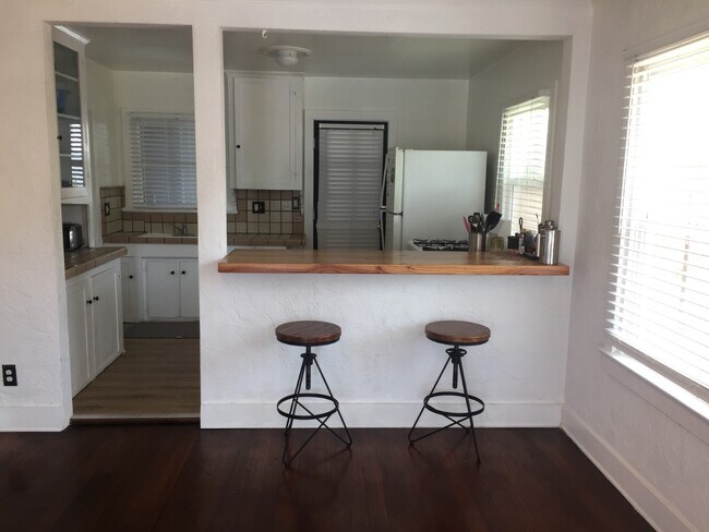 Foto del edificio - 104 N Guadalupe Ave