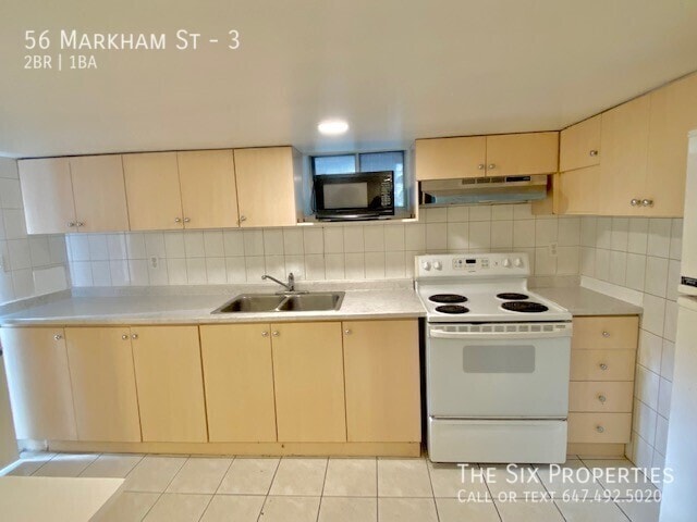 Building Photo - Two Bedroom Lower Level Apartment Near Queen West / Trinity Bellwoods