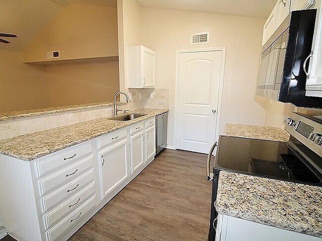 Foto del edificio - 436 Pogue St