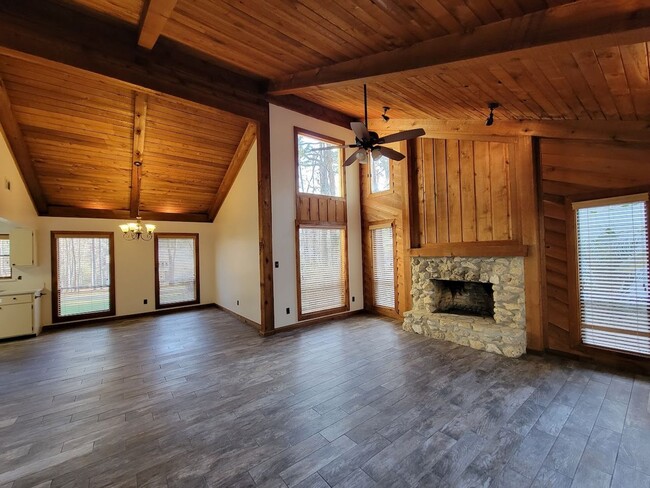 Foto del edificio - Killearn Lakes 3 Bedroom 2 Bath Available ...