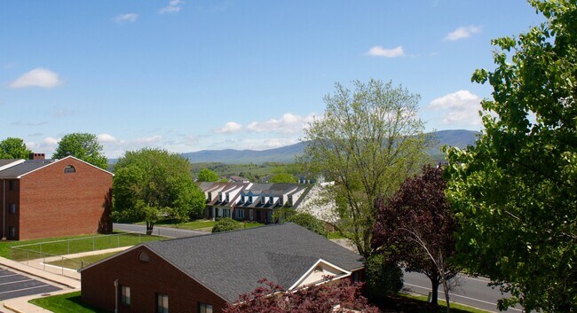Foto del edificio - Beautiful and spacious 2 bed - 2 bath  con...