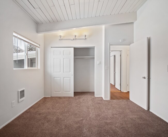 Building Photo - DESIRABLE MILLWOOD NEIGHBORHOOD ON TREE LINED STREET