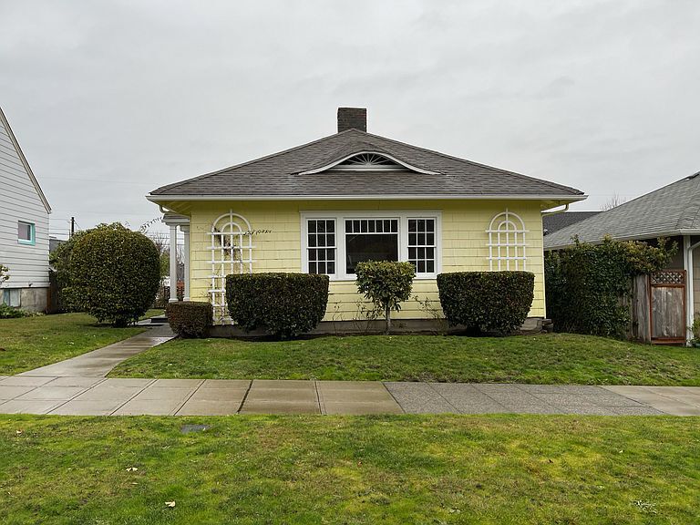 Single Family Home at 709 N M St null, House Rental in