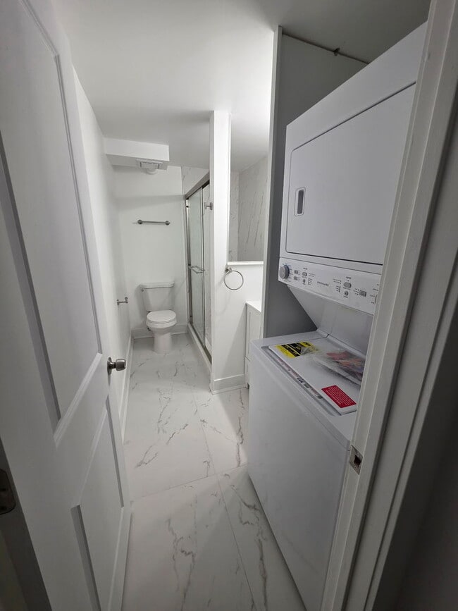 Building Photo - 2225 N Halsted St