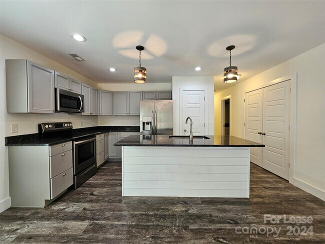 Building Photo - 1384 Casey Creek Rd