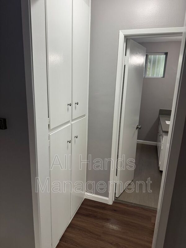 Building Photo - 3121 E Mariquita St