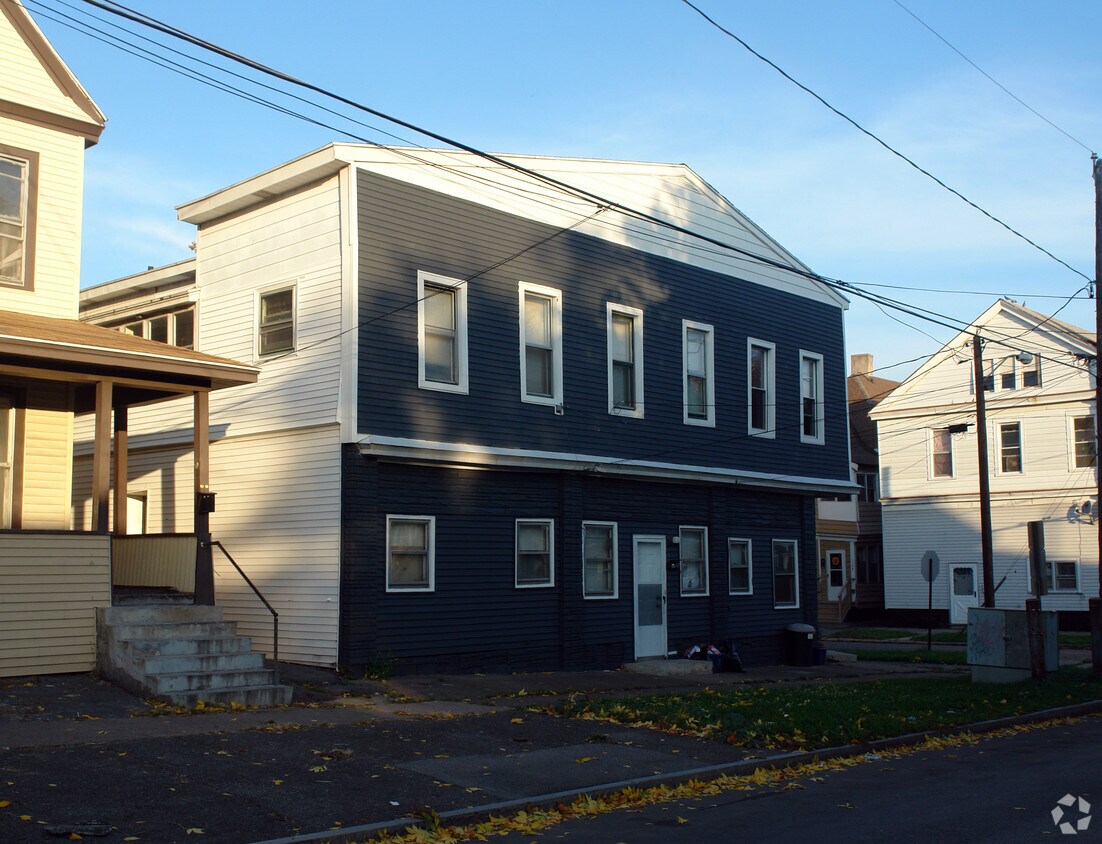 Building Photo - 513-515 Highland St