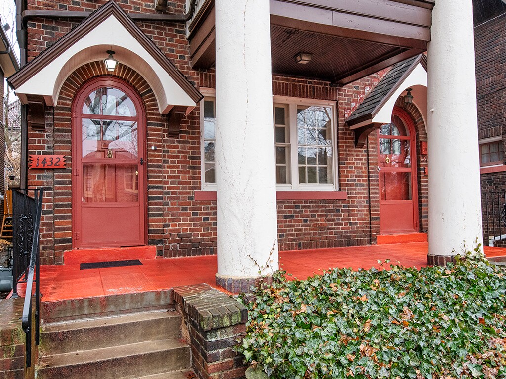 Entrance - 1430 Severn St