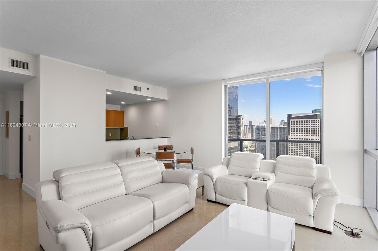Primary Photo - 1060 Brickell Ave